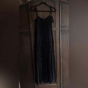 Elegant Black Maxi Dress